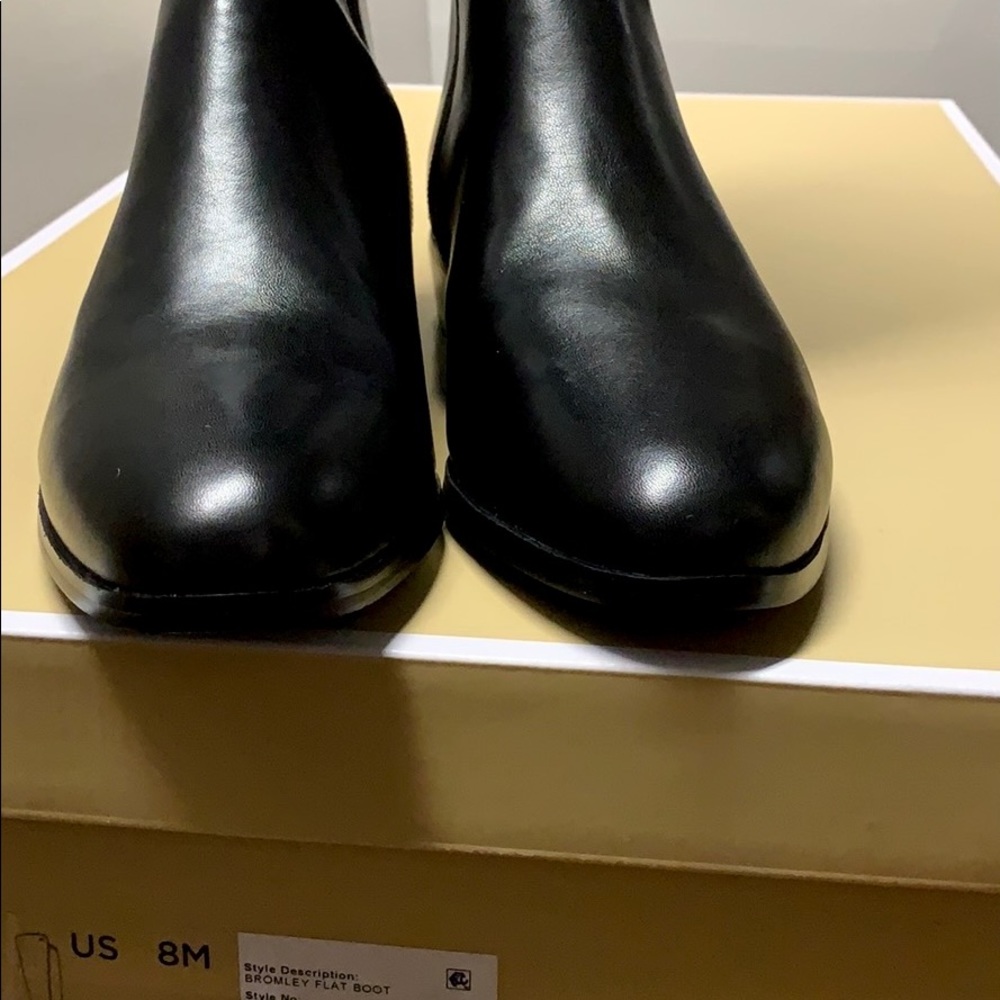 Last one-NWT Michael Kors Tall Leather Boots - Picture 12 of 12